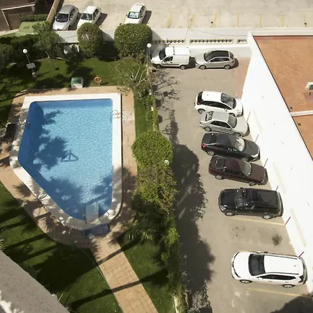Gemelos V Alquilevante Centro בנידורם